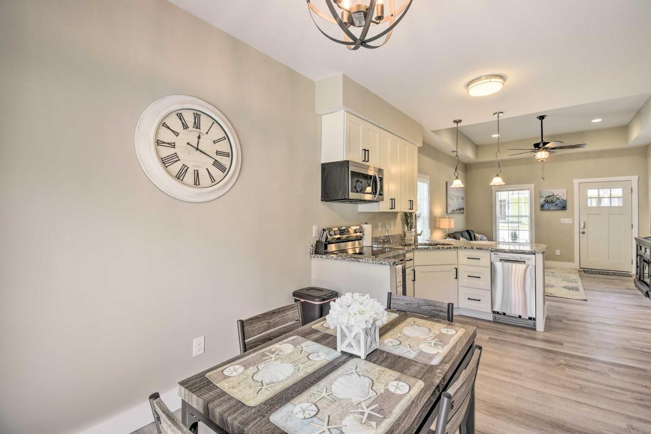 Ocean Isle Beach Home With Shared Lanai And Grill Exterior photo
