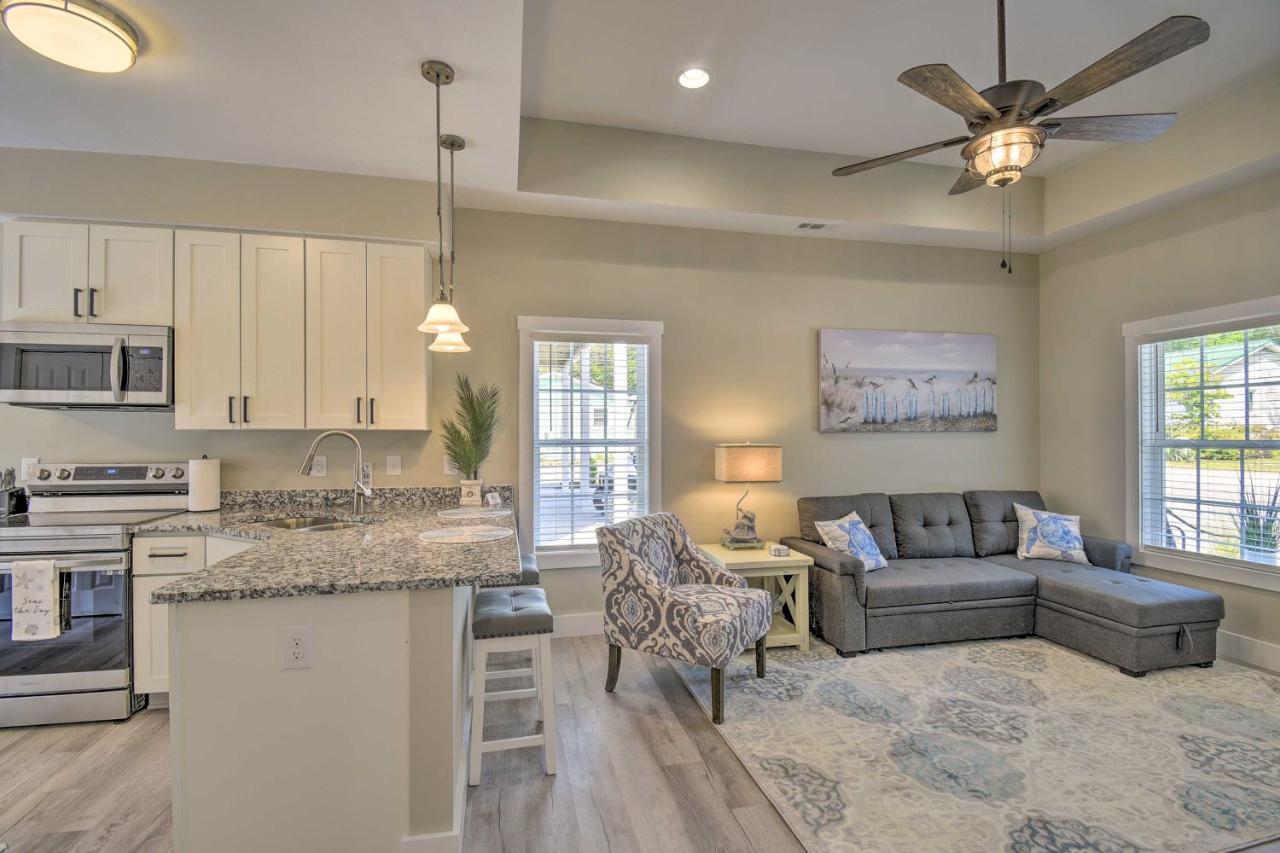 Ocean Isle Beach Home With Shared Lanai And Grill Exterior photo