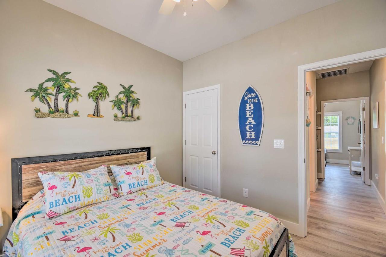 Ocean Isle Beach Home With Shared Lanai And Grill Exterior photo